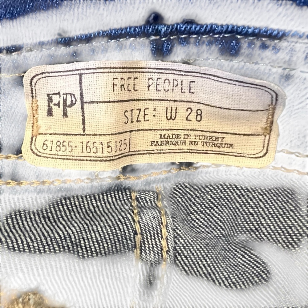 FREE PEOPLE Alvin Flared Overall Y2K Retro Raw Hem Denim Blue Size 28 - Picture 11 of 15